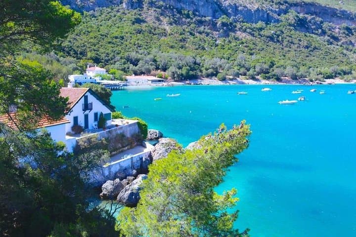 Arrábida Private Day Tour from Lisbon — Cliffs, Beaches & Azeitão Wines photo 2