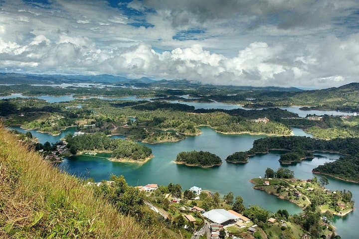 Guatape Day Trip: Piedra del Peñol, Coffee Farm & Lake Activities