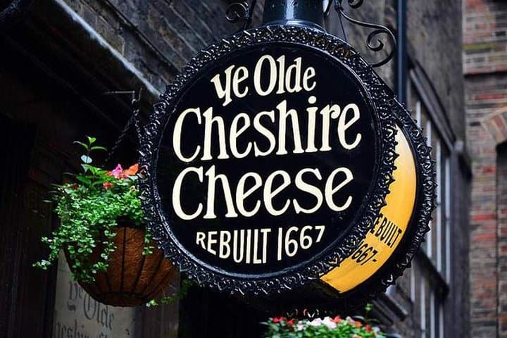 Historic London Pub Walk — 2,000 Years of City Stories and Classic Pubs