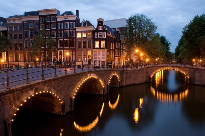 Amsterdam Canal Ring Architecture Walk: Private Guided Tour of Canal Houses photo 3