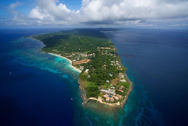 5-Dive Scuba Package on Roatán’s Mesoamerican Reef — West Bay Guided Dives photo 2