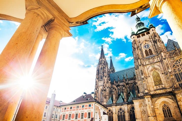 Prague Castle Quick Introduction & Skip-the-Line Ticket