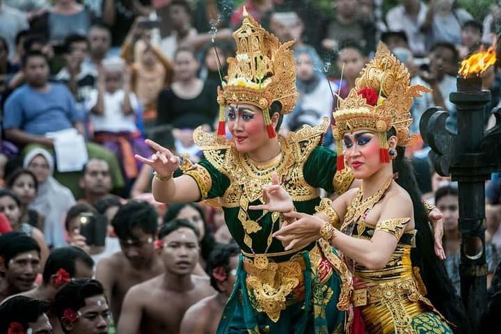 Uluwatu and Kecak Dance Private Half-Day Tour: Sunset Temple, Balangan Beach & Traditional Performance photo 4