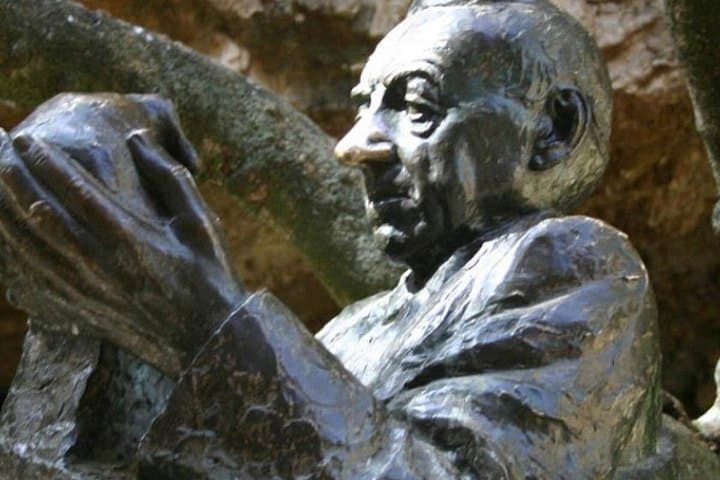 Full-Day Private Cradle of Humankind Tour — Maropeng & Sterkfontein Caves photo 3