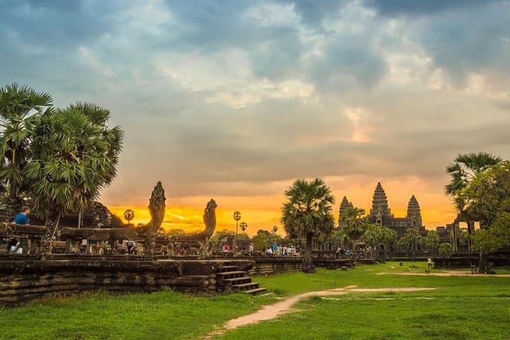Angkor Temples at Sunset: One-Day Siem Reap Tour photo 5