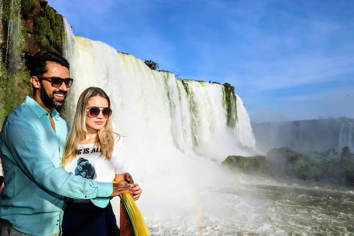 Iguassu Falls in a Nutshell: Double-Sided Tour from Foz do Iguaçu