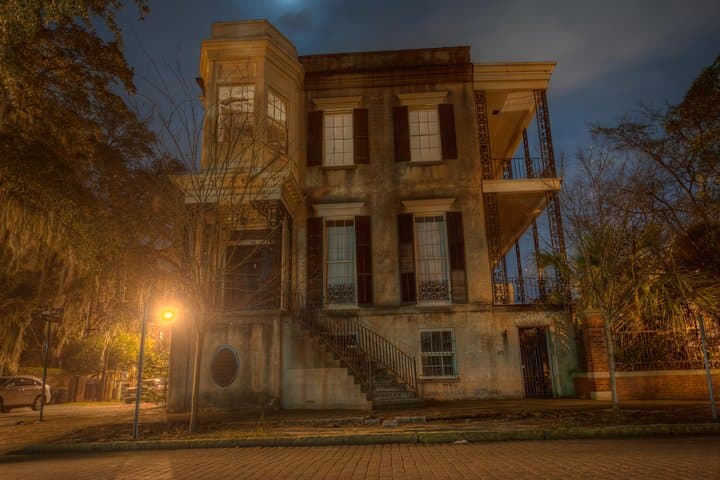 Savannah Beyond Good & Evil Ghost Walking Tour — Colonial Park Cemetery & Historic Squares photo 5