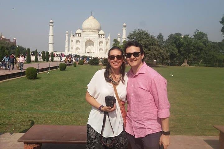 Skip-the-Line Taj Mahal & Agra Fort: Full-Day Agra Sightseeing with Lunch from Delhi photo 2