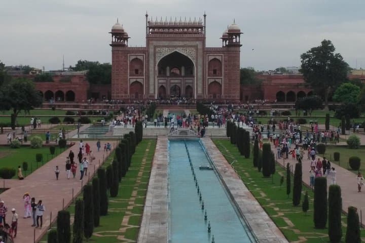 Same-Day Agra Tour: Taj Mahal, Agra Fort & Fatehpur Sikri from Delhi by Car photo 5