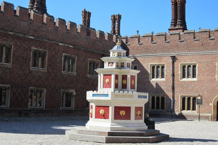 Hampton Court Palace Private 3-Hour Tour: Henry VIII to William III photo 3