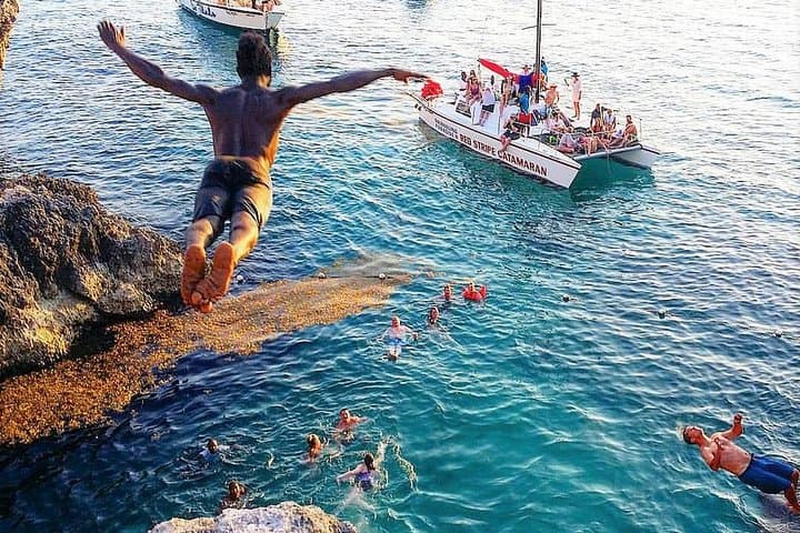 Sunset Cliff Dives and Reggae at Rick's Cafe, Negril photo 3
