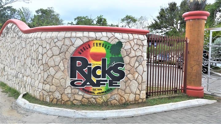 Sunset Cliff Dives and Reggae at Rick's Cafe, Negril photo 5