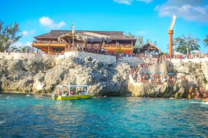 Rick's Cafe Sunset Cruise and Snorkelling in Negril — Snorkel Reefs, Sail to Rick's & Watch Cliff Jumps photo 2