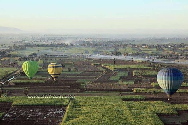 Sunrise Hot Air Balloon Over Luxor's West Bank Temples photo 4