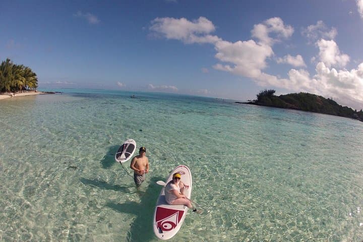 Paddle the Bora Bora Lagoon: 90-Minute Stand-Up Paddle Through Turquoise Motus