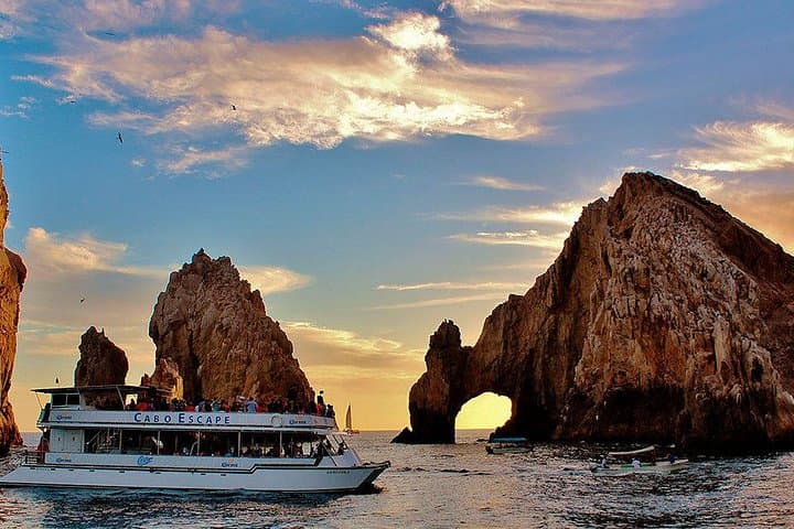 Cabo San Lucas Sunset Dinner Party Cruise with Open Bar at Land's End