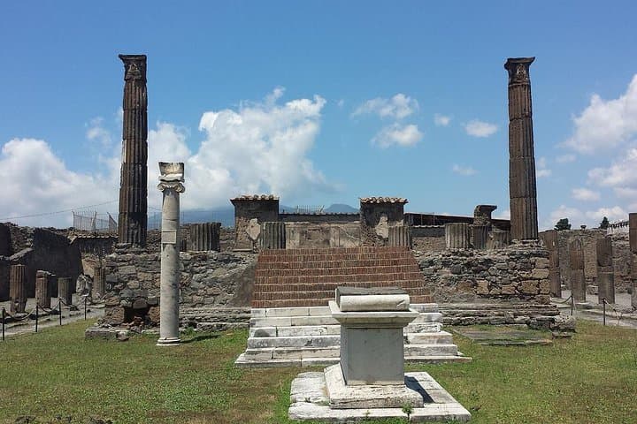 Capri, Sorrento & Pompeii Day Trip from Rome: Blue Grotto, Coastal Views & Roman Ruins photo 3