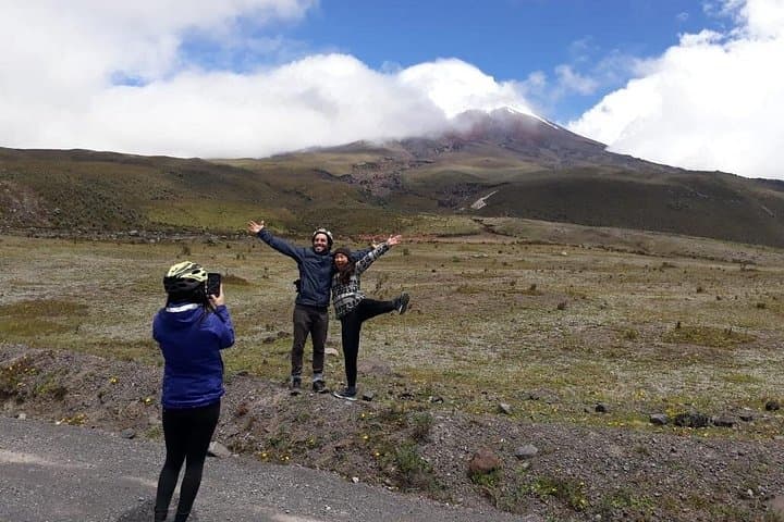 Discover Cotopaxi: All‑Inclusive Day Hike to José Rivas Refuge and Laguna Limpiopungo photo 2