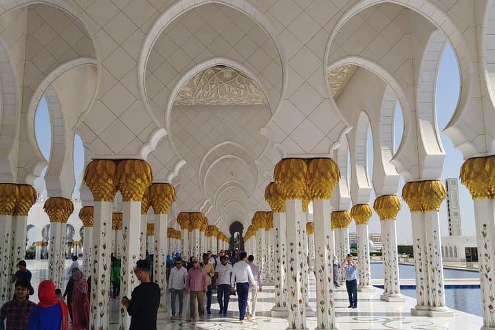 Private 10-Hour Dubai and Abu Dhabi Tour with Professional Driver photo 5