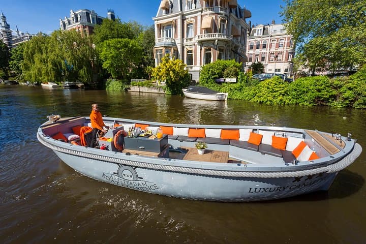 Private Amsterdam Canal Cruise with Burgers & Beers photo 6
