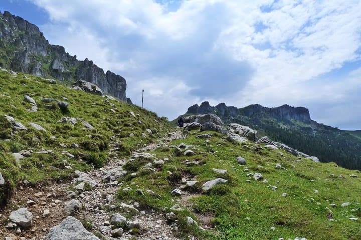 West Bucegi Circuit from Moeciu de Sus — 15 km Guided Hike in Bucegi Natural Park