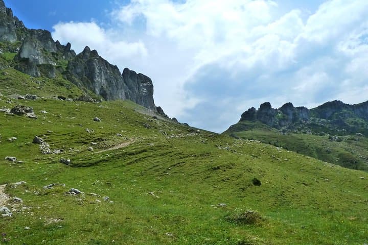 West Bucegi Circuit from Moeciu de Sus — 15 km Guided Hike in Bucegi Natural Park photo 3