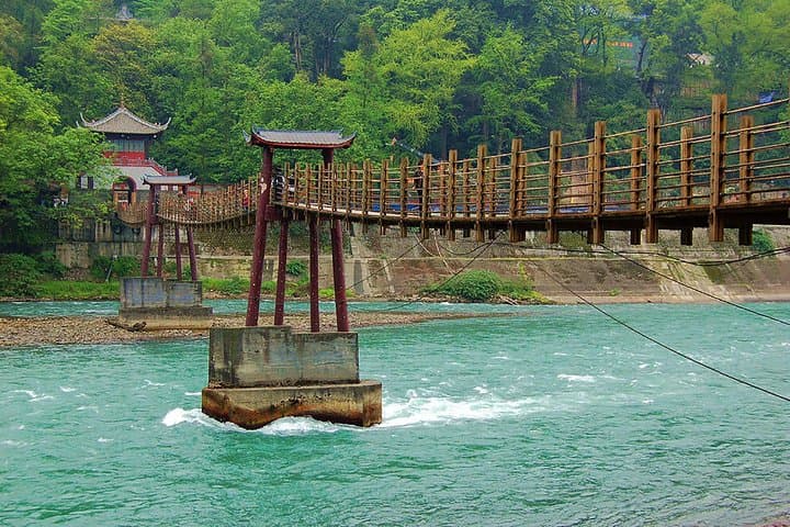 Mount Qingcheng & Dujiangyan Dam Day Trip from Chengdu — Taoist Peaks and Ancient Irrigation photo 3