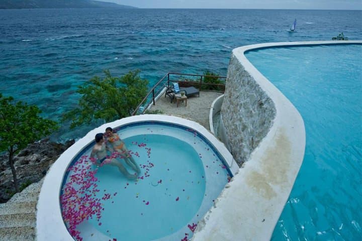 Bluewater Sumilon Day Pass: Snorkel the Sandbar and Resort Perks in Oslob photo 2