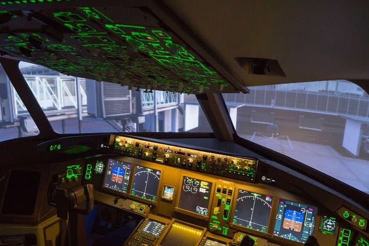 Pilot a Boeing B777 Flight Simulator in Zurich — Hands-On Line-Pilot Experience