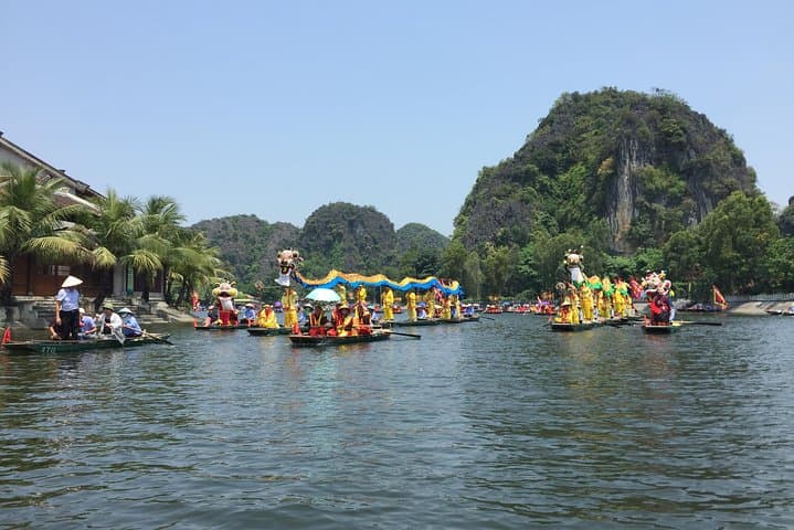 Tam Coc & Ninh Binh: Mountain Views, Sampan Rivers and Rice-Field Loops photo 6