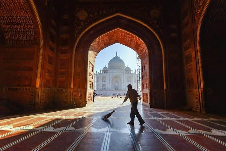 Private Taj Mahal Day Trip from Delhi with Lunch and Guide photo 5