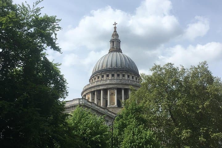 Walk in Dickens' Footsteps: Self-Guided Audio Tour of St. Paul's and Ancient Alleyways photo 3
