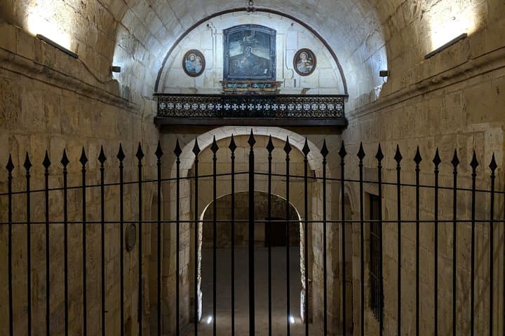 Birgu (Vittoriosa) Ghost & Crime Walking Tour — Evening History Walk in Malta photo 5