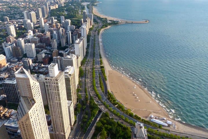 Hidden History of Chicago's Gold Coast: Self-Guided Audio Walk
