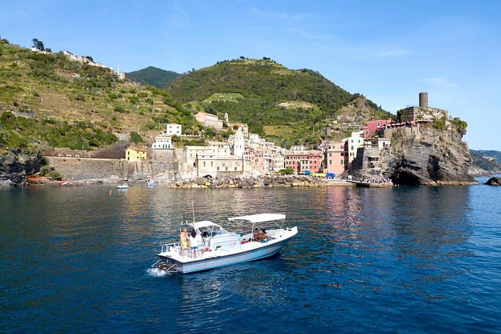 Cinque Terre Boat Tours Experience: 3-Hour Small-Boat Cruise with Swim & Vernazza photo 1