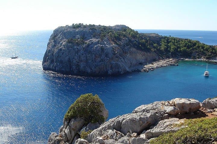 Rhodes Day Cruise: Anthony Quinn, Kallithea & Traganou Bays Boat Trip photo 1