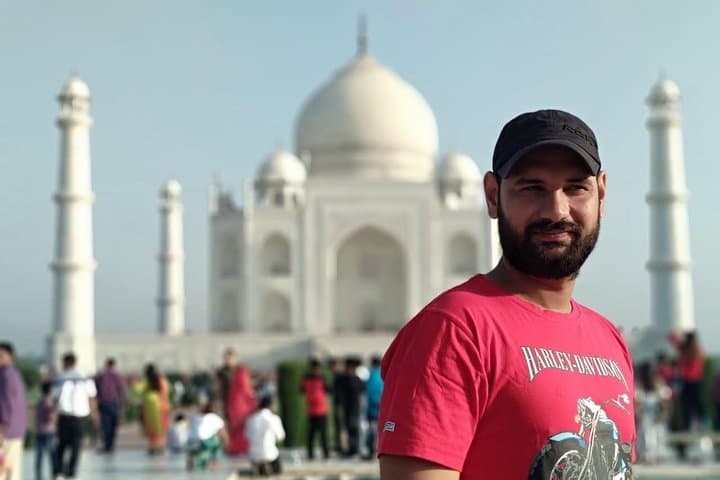 Sunrise at the Taj Mahal: Delhi–Agra Private Car Day Trip photo 2