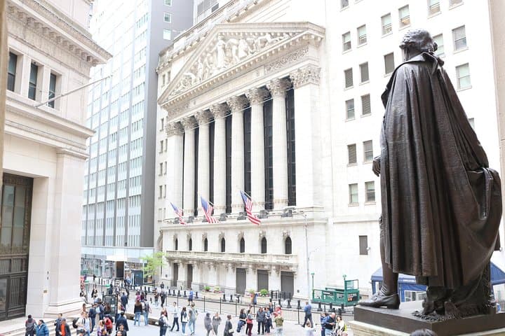 Lower Manhattan Secrets and History Walking Tour: 3-Hour Downtown NYC Walk