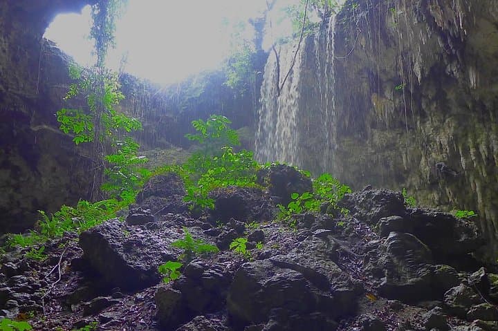 Dumaguete Caving & Canyoning Adventure: Rappels, Underground Rivers & Mabinay Caves photo 3