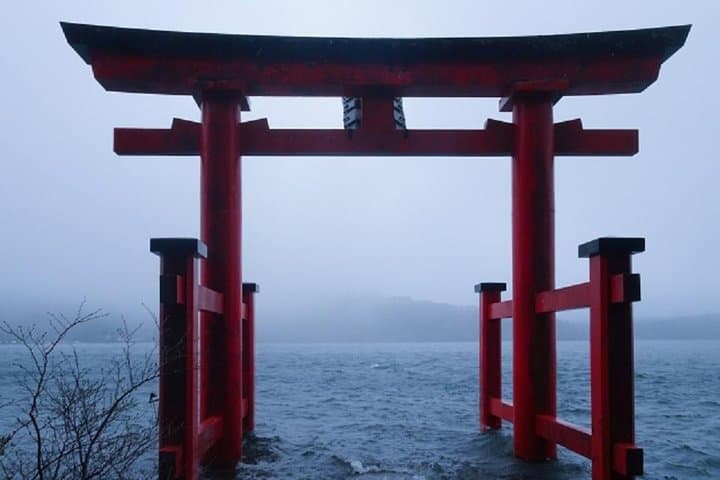 Family-Friendly Hakone: Crafts, Shrines, Aquarium & Lake Ashi Pirate Ship Cruise photo 5