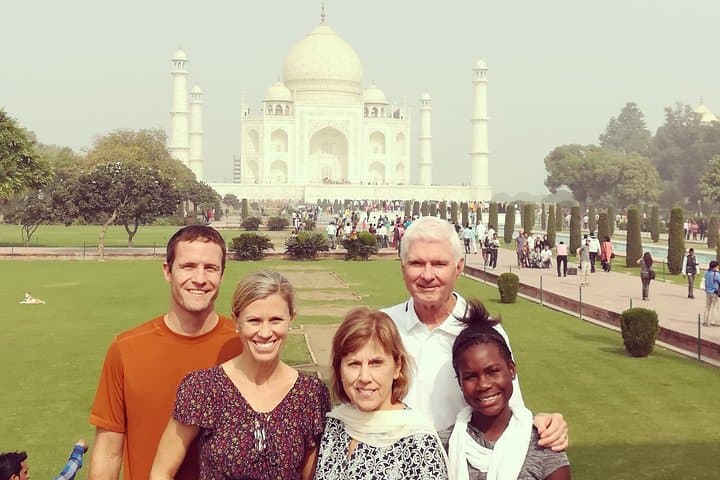 Skip-the-Line Taj Mahal Private Guided Tour: Fast Entry & Expert Guide photo 3