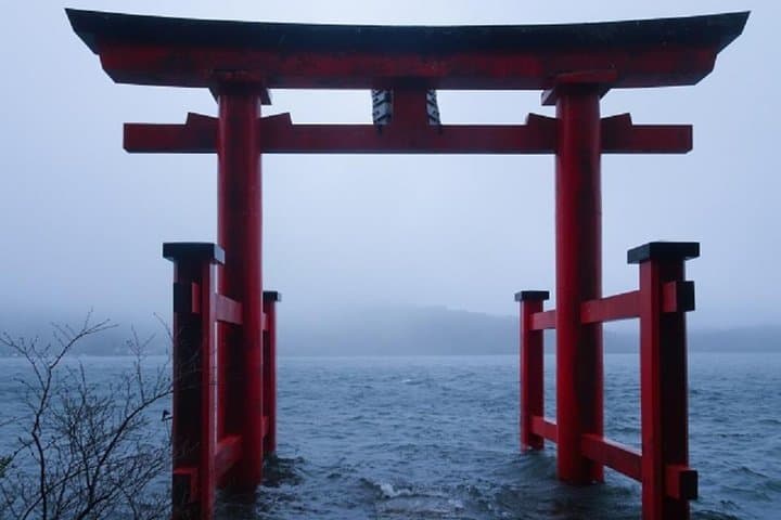 Hakone Family Day Trip from Tokyo — Crafts, Shrine & Lake Ashi Pirate Ship photo 4