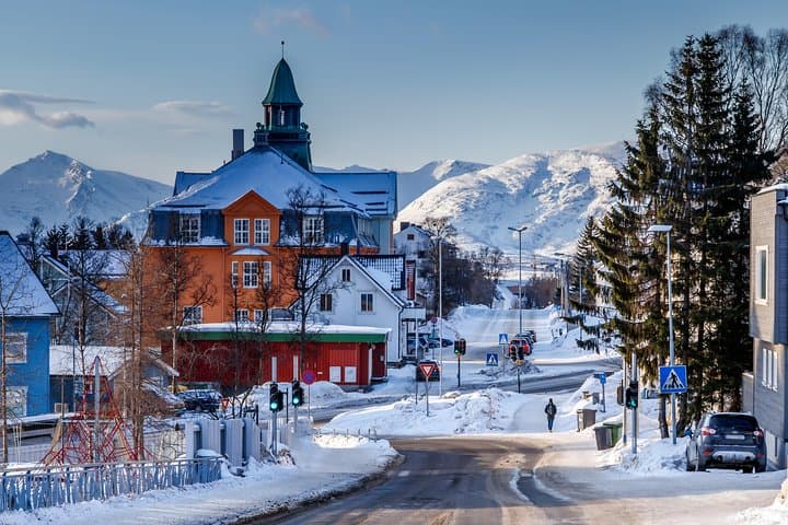 tromso-polar-explorers-city-walk-roald-amundsen-polarmuseet