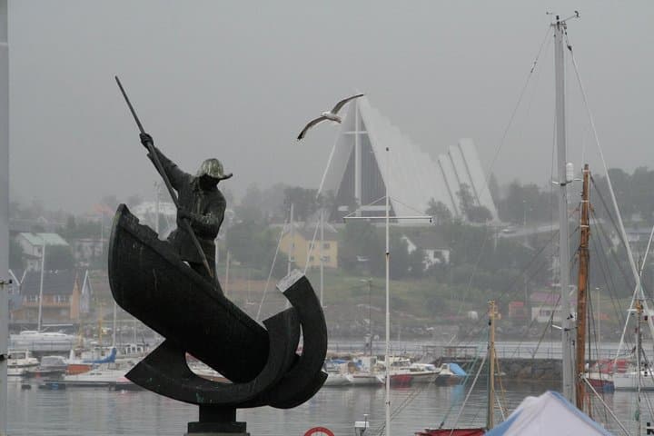 tromso-polar-explorers-city-walk-roald-amundsen-polarmuseet photo 2