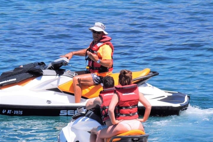 Benidorm Jet Ski Tour: 30-Minute Bay Ride Around Benidorm Island photo 3