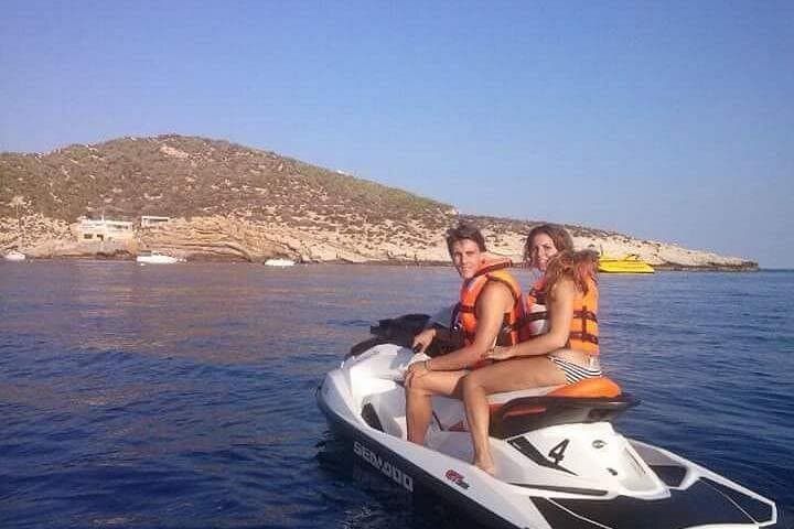Benidorm Jet Ski Tour: 30-Minute Bay Ride Around Benidorm Island photo 6