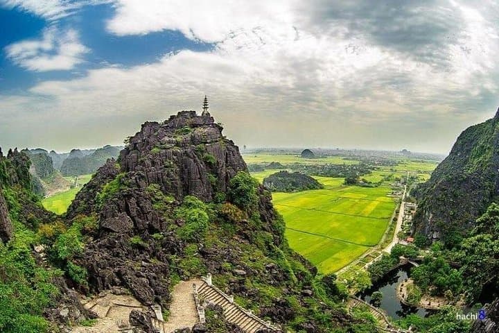 Climb Mua Cave & Boat Through Trang An: Full-Day Ninh Binh Tour from Hanoi photo 1