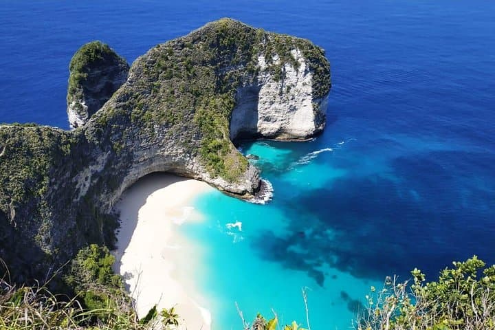 Nusa Penida One-Day Tour: Kelingking, Broken Beach & Crystal Bay Guide photo 2