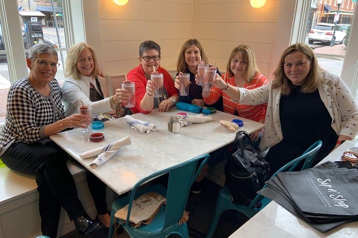 Savannah Sip and Shop: Historic District Wine & Boutique Walking Tour photo 3