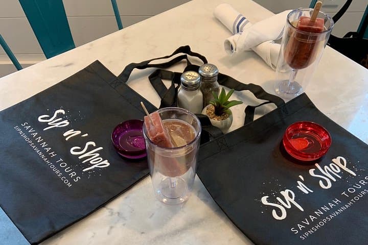 Savannah Sip and Shop: Historic District Wine & Boutique Walking Tour photo 2